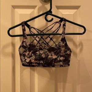 Lululemon “free to be wild” sports bra